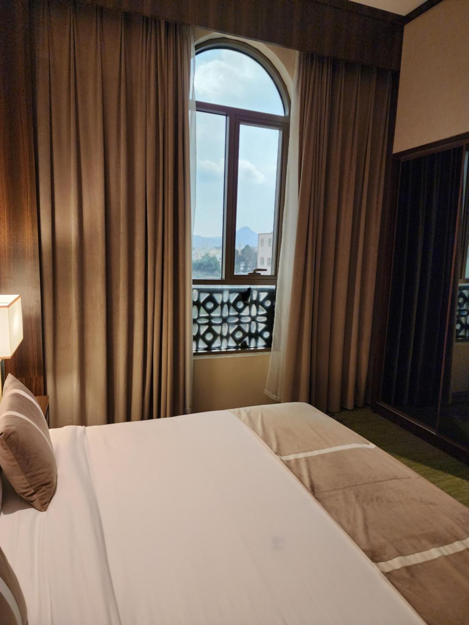 Azar hotel - فندق آزر Ahad Rafidah Kültér fotó